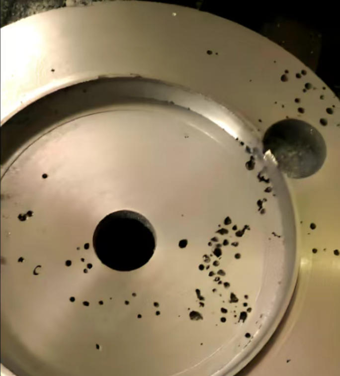 Iimpawu kunye neempawu zothintelo ze-subcutaneous paresity kwi-grey inyibilika